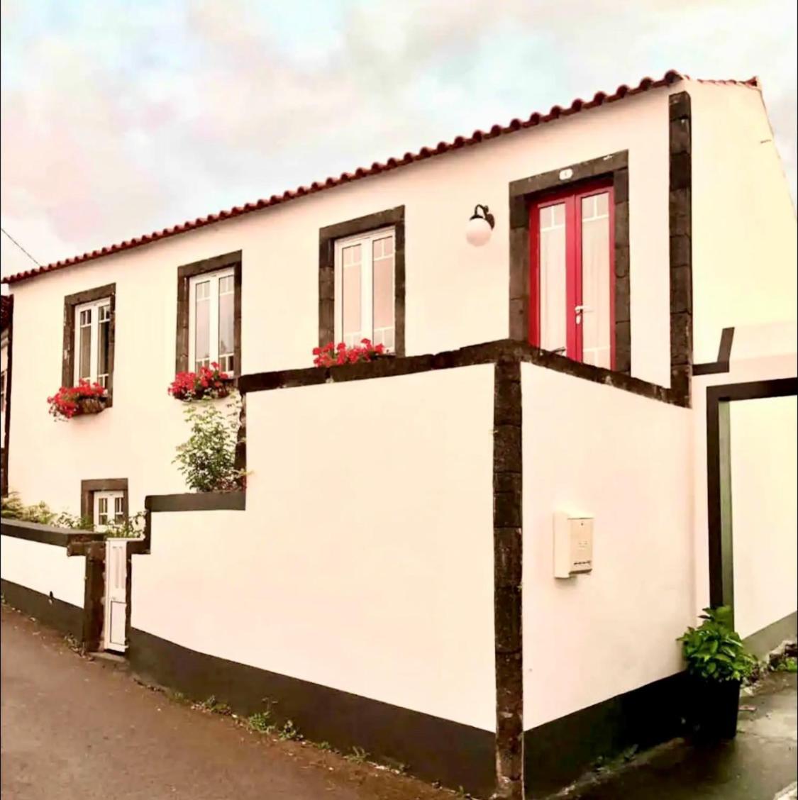 Quinta Pereirinha Farm - A Private 3 Bedroom Vacation Home, Close To Hiking W Ocean Views - Pico Island, Azores Sao Roque do Pico Ngoại thất bức ảnh